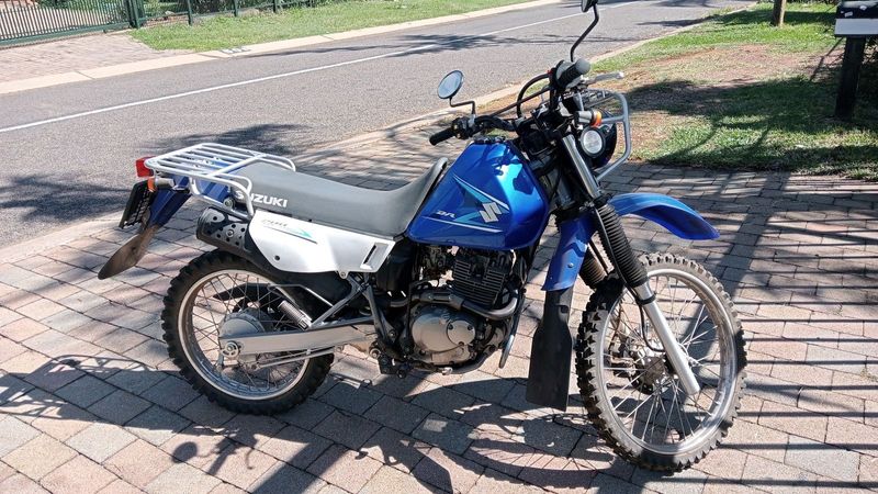 Suzuki DR200