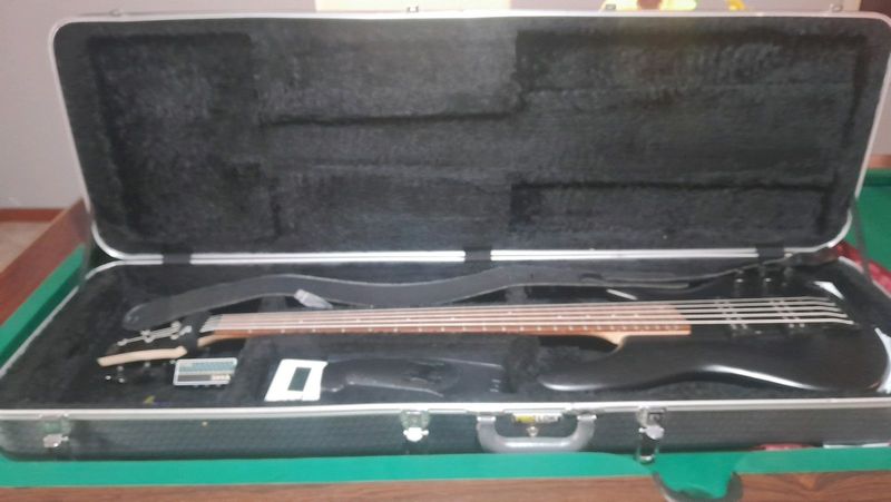 Ibanez 305 EB Bass guitar with Case