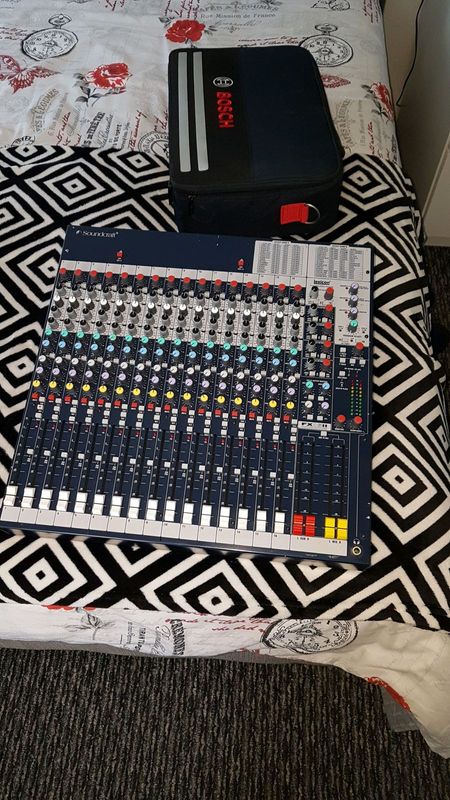 Soundcraft 16 channel mixer