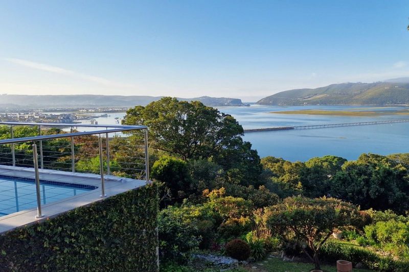 Spectacular home with incredible views, fantastic floorplan. Overlooking the Knysna Lagoon.