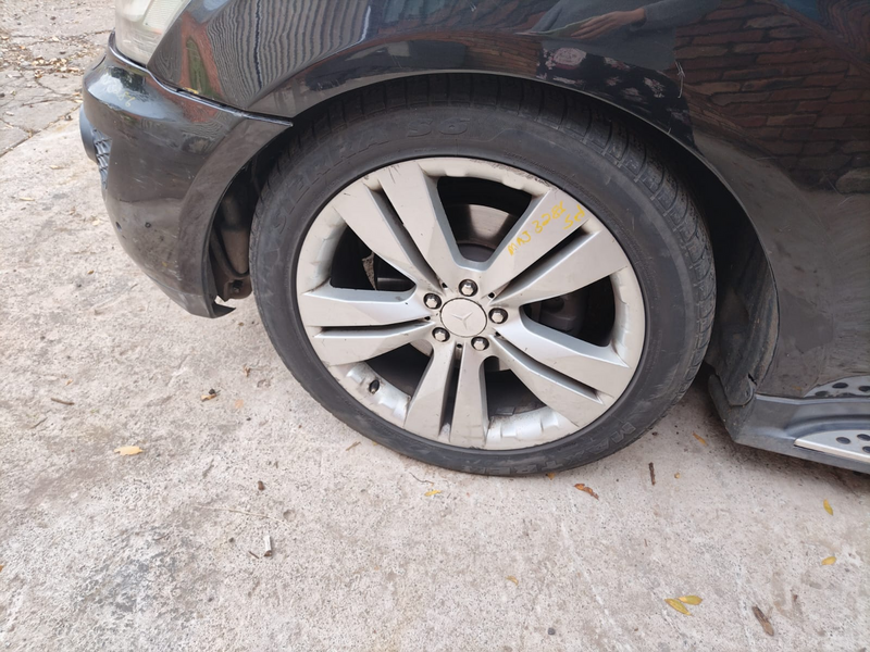 Mercedes ML350 cdi mag rims tyres for sale used