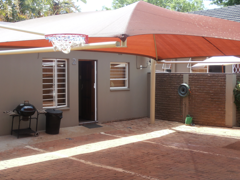 READ ADD FULLY. BACHELOR flat to RENT Kempton Park Monument Road in a well run complex