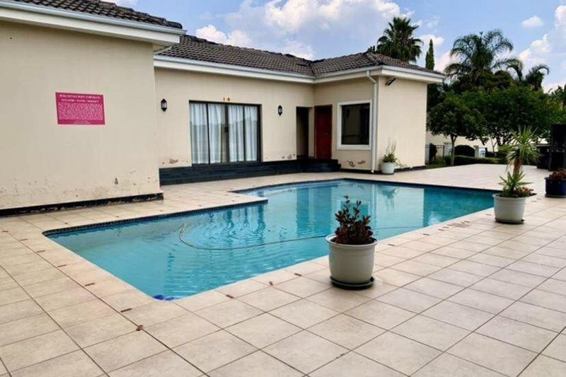 Stunning 3 Bedroom Apartment For Sale In Sought After Rosa Royale Estate, Midrand!