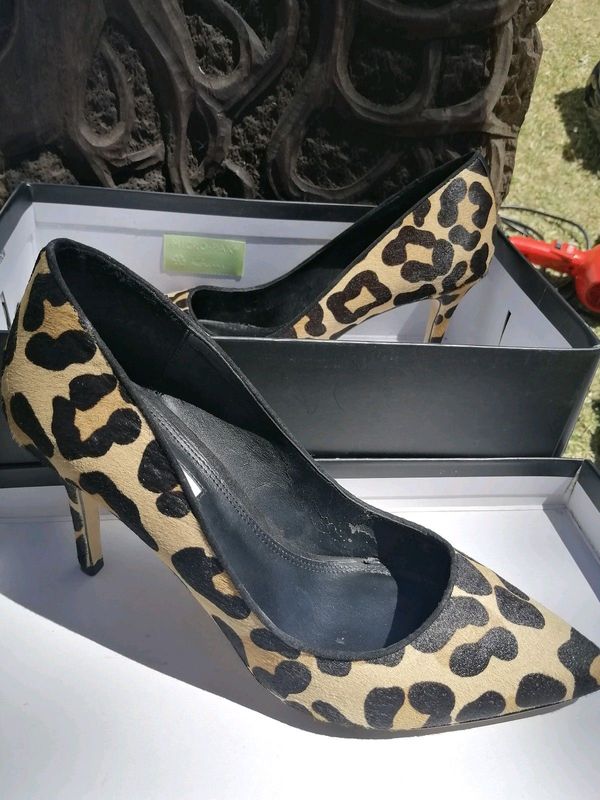 Woman Leopard Haircalf Pointy toe High Heel Party shoes R250 (Duno London)