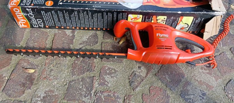 Flymo hedge trimmer as new