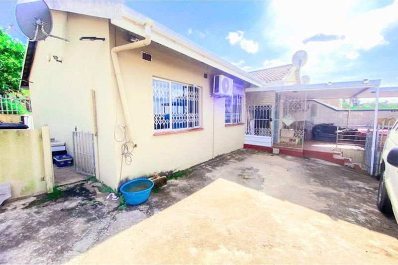 3 Bedroom House in a secure estate for sale in Everest Heights Verulam