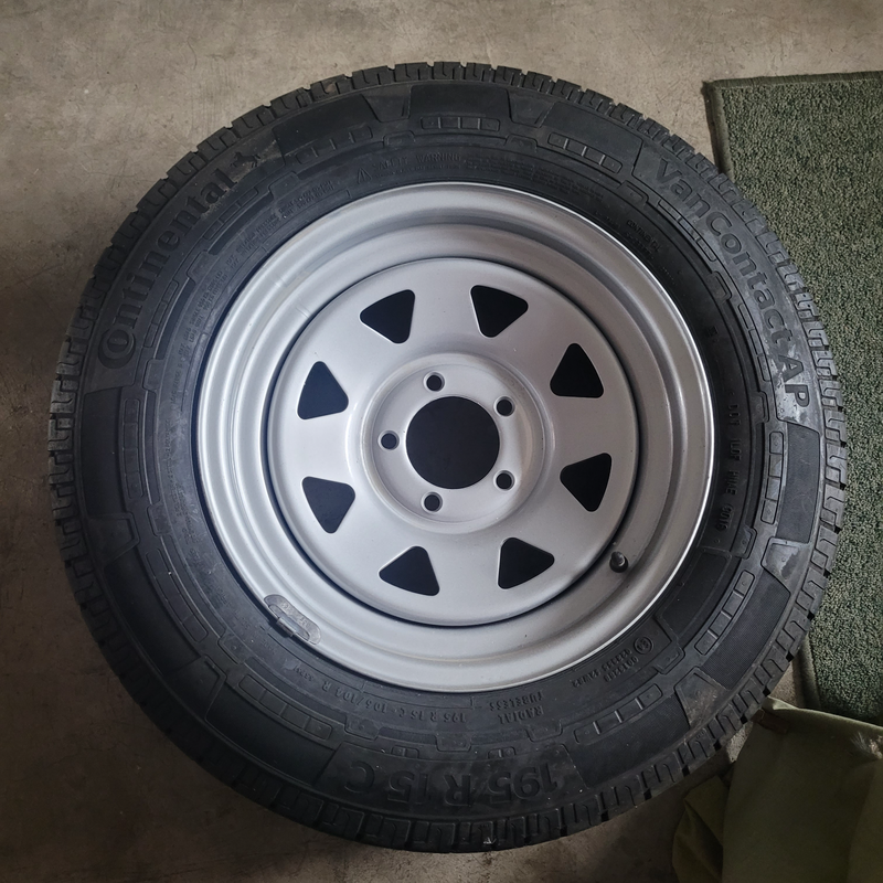 CONTINENTAL TYRE  195R 15C AND RIM - NEVER USED - SEE PHOTOS - NO DAMAGE - R3500