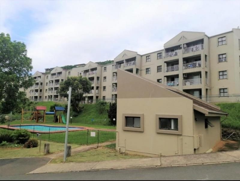 Ground floor two bedroom unit in a beautiful complex!