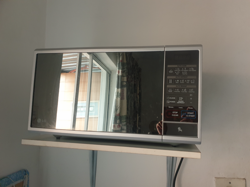 LG microwave