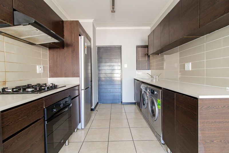 2 bedroom townhouse for lease in Oakdene, Johannesburg.