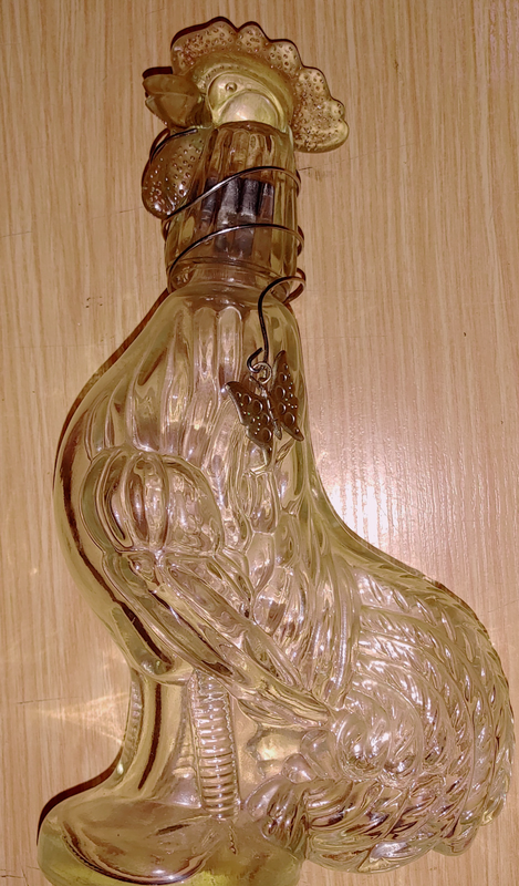 Glass rooster decanter