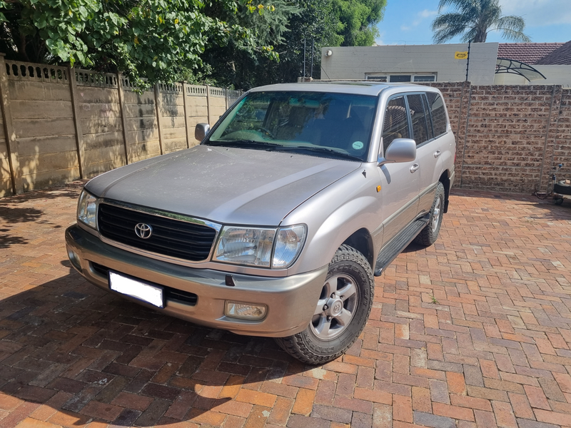 1999 Toyota Land Cruiser 100 V8