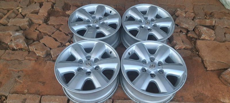 A set of 17inch mags for d4d, hilux ,gd6