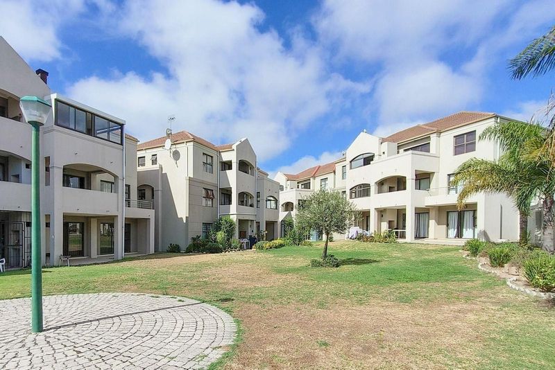 Apartment For Sale in Vredekloof East, Brackenfell