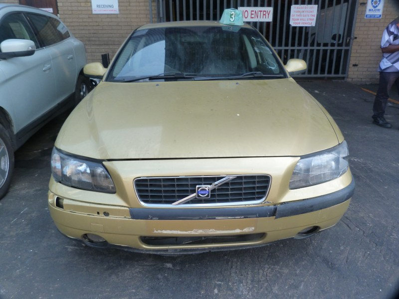 Volvo S60 2.4 T5 AT Gold - 2002 STRIPPING FOR SPARES