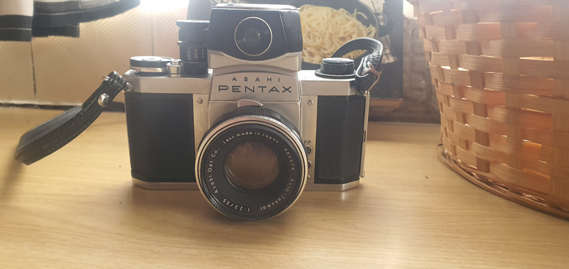 ASAHI PENTAX S1 SLR 1961 vintage 35mm chrome film camera Auto-Takumar 1:2.2/55mm lens f&#61;55mm