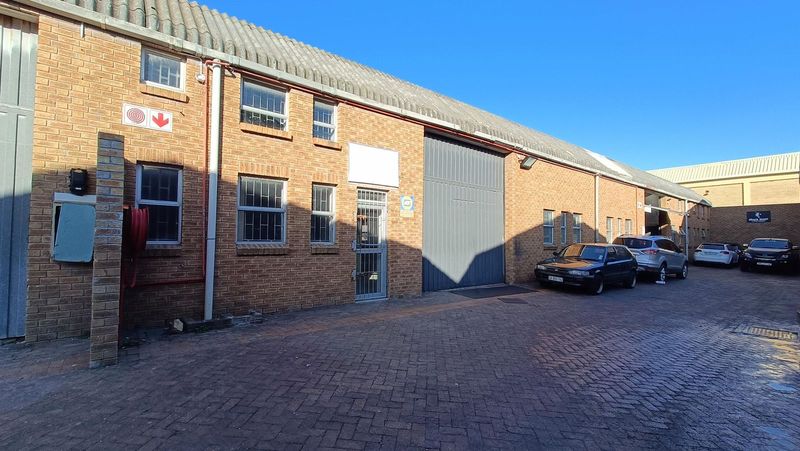 389sqm Industrial Warehouse TO LET in Montague Gardens