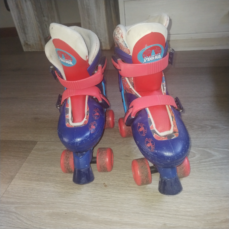 Boys Marvel roler skates