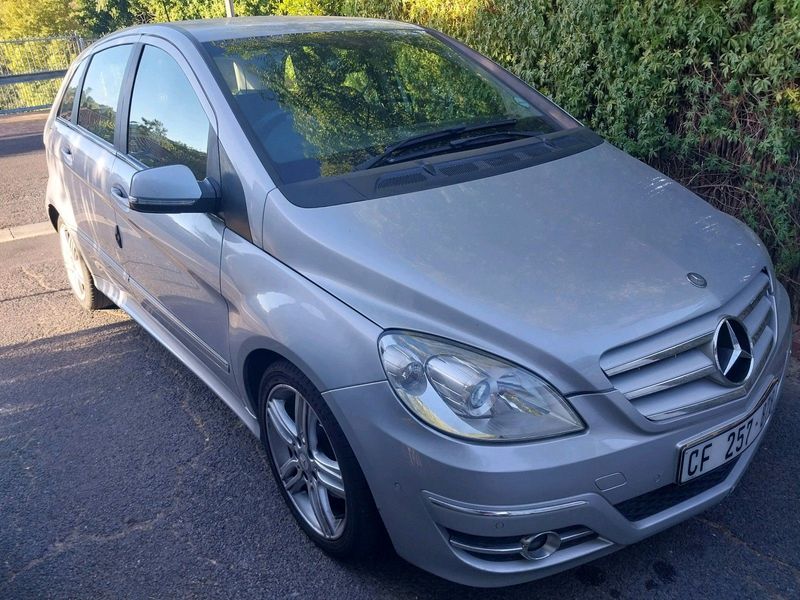 2009 Mercedes Benz B200 T with Low Mileage
