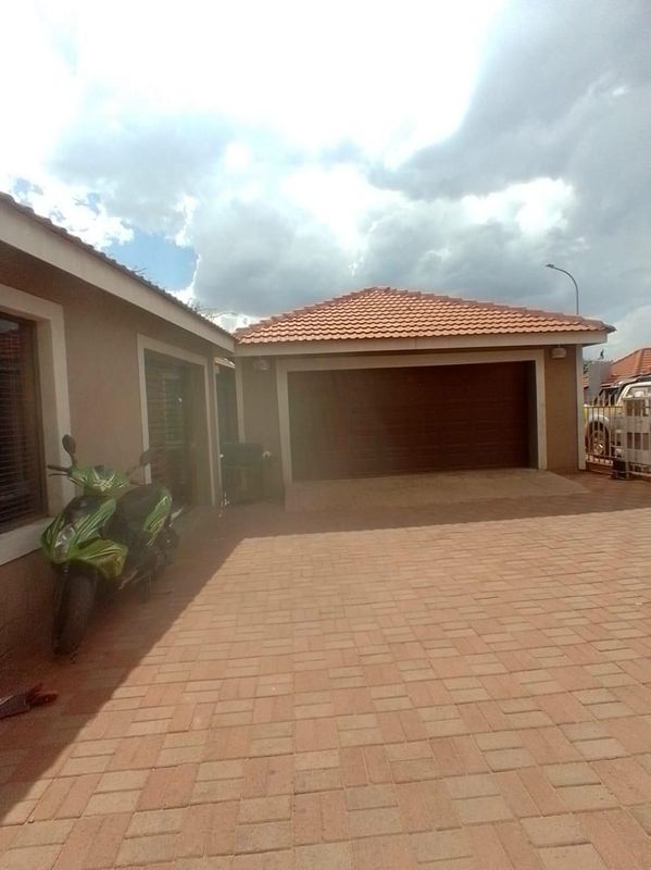 House to Rent in Kathu