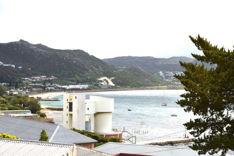 Charming 4-Bedroom Home with Spectacular Harbour and Beach Views in Simon&#39;s Town