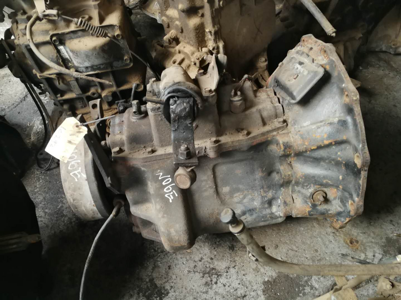 Toyota w06E 6L 6Cylinder hino gearbox