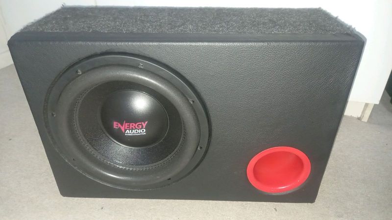 Subwoofer in box with amp