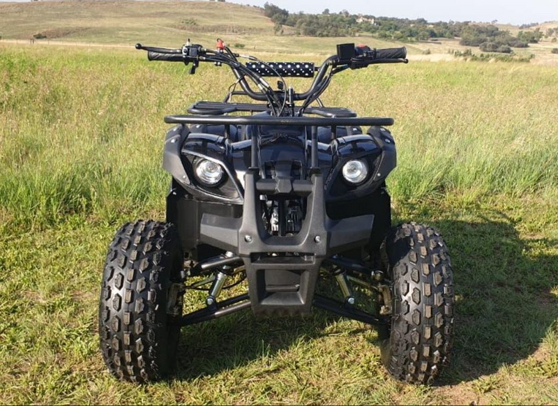 Quad Bike 125cc 4 Stroke Electric start, Automatic with Reverse Plus Free Carriers
