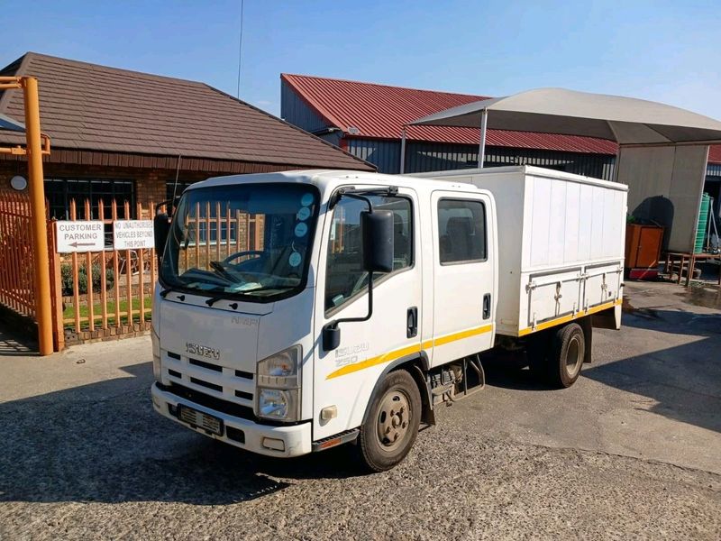 2013 Isuzu NMR250 Crew Cab 2.5Ton Volume Body