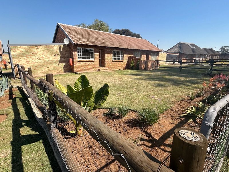 2 Bedroom Cottage in a country living style available for rental