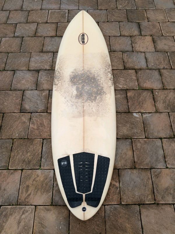 ESS 6.3 Surfboard