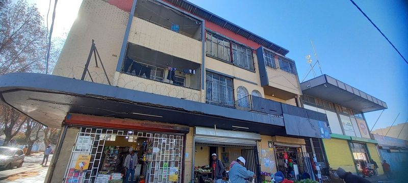 248 sq. meter Retail in Malvern For Sale