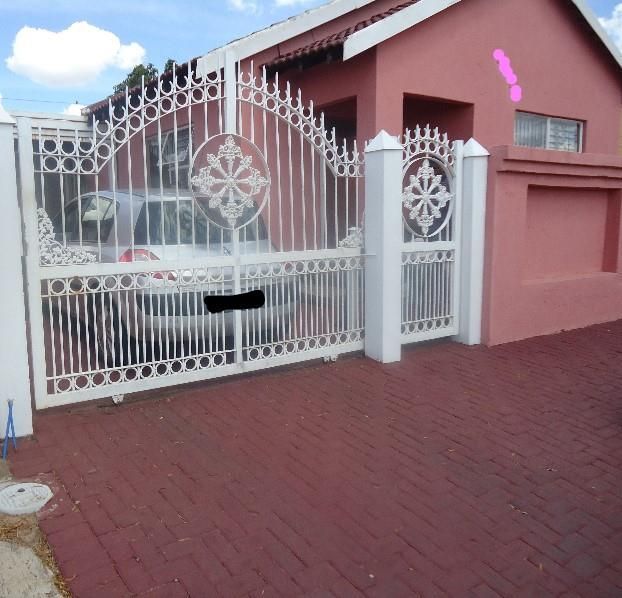 3 bedrooms house for sale in Mabopane X