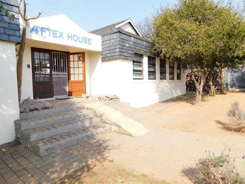 Neat Ground Floor Offices Close To The N1 Available Now.