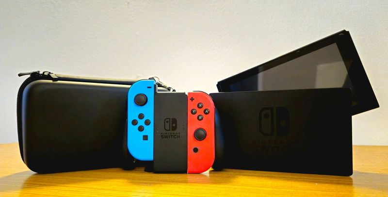 Nintendo Switch Version 2: GREAT CONDITION
