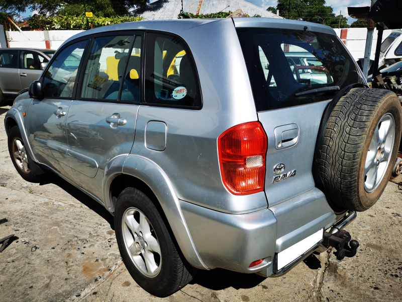 Toyota Rav4 2002 spares for sale