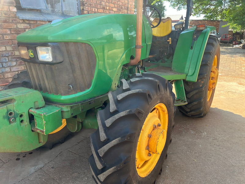 John Deere 5725 For Sale (009195)