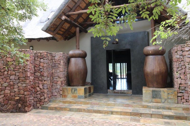 Intaba-Indle - South Africa - Five bedroom thatch lodge in private game reserve