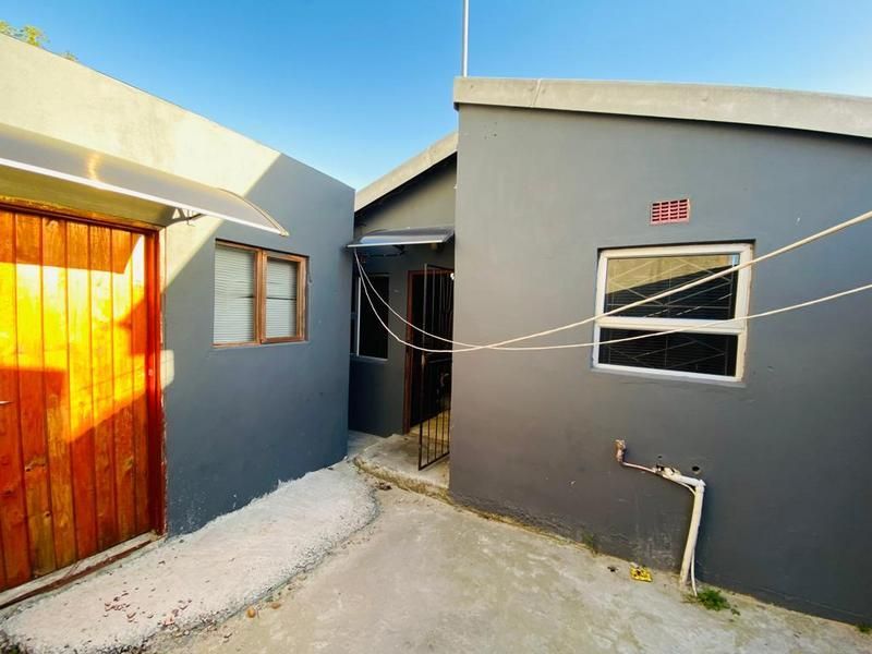 2 Bedroom house for sale in Khayelitsha: Site C