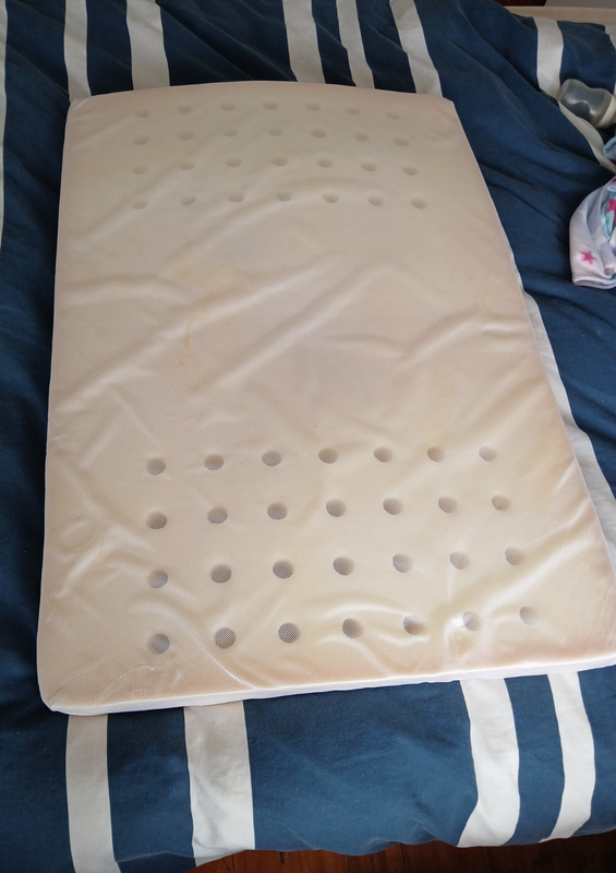 Little One camping cot with matress