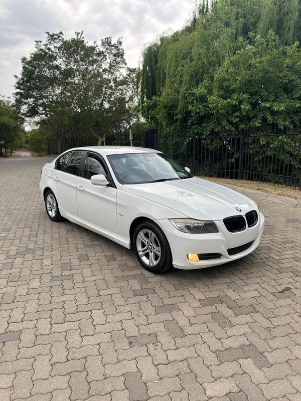 2011 BMW 320d Exclusive