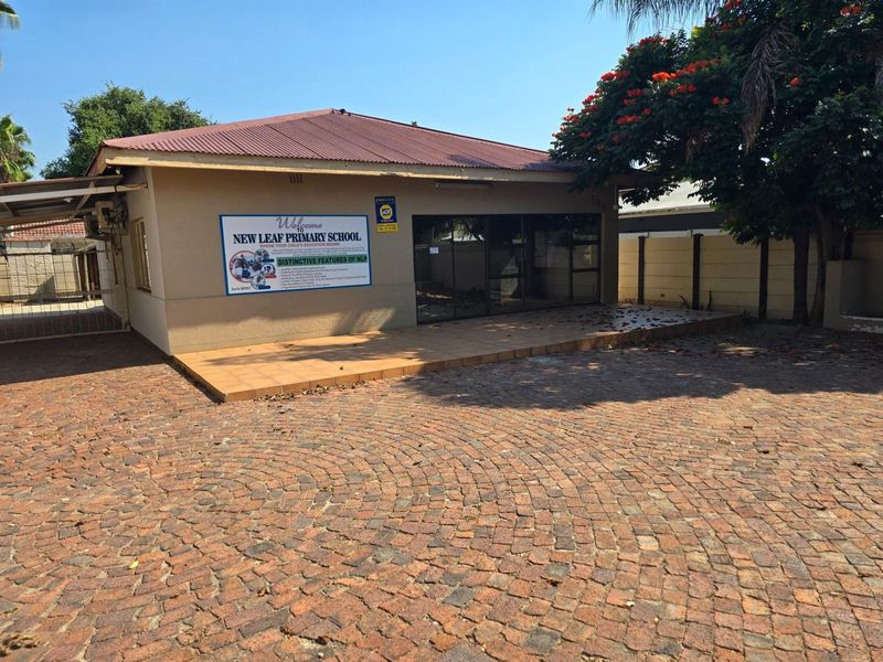 Office in Rustenburg Central To Rent