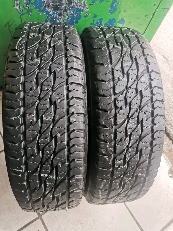 2x 225/65/17 Bridgestone Dueler All Terrain