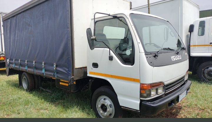 Isuzu NPR 400 closed body in a mint condition for sale at an affordable amount