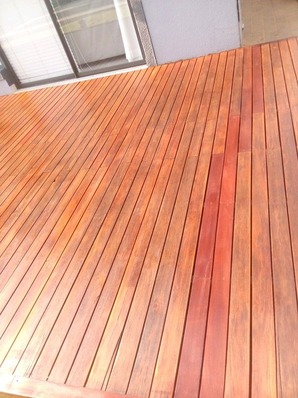 Wooden and composite deck flooring installation