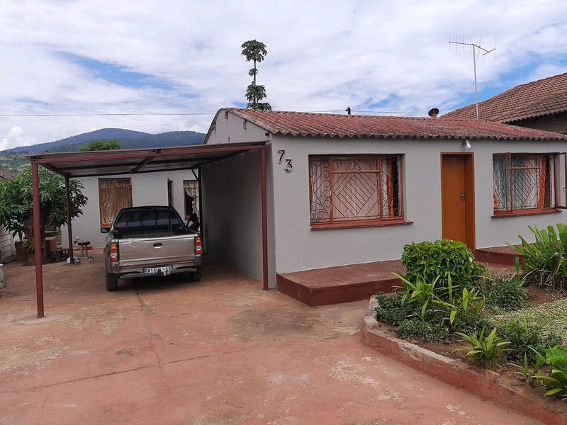 4 roomed house and 2 outside bedrooms for rental at Limpopo province at Kgapane tòwnship House no:73