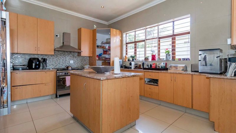Immaculate 4 Bedroom Family Home in Sydenham East!