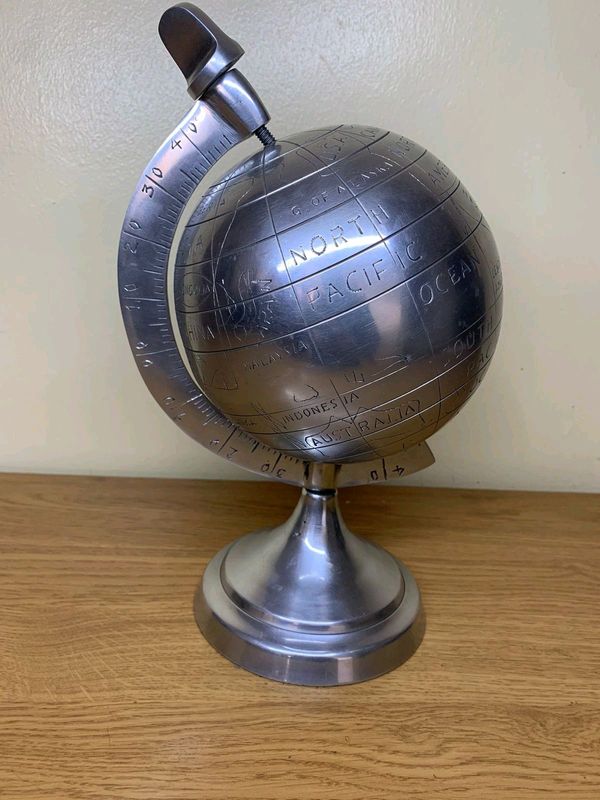Metal Expedition Globe
