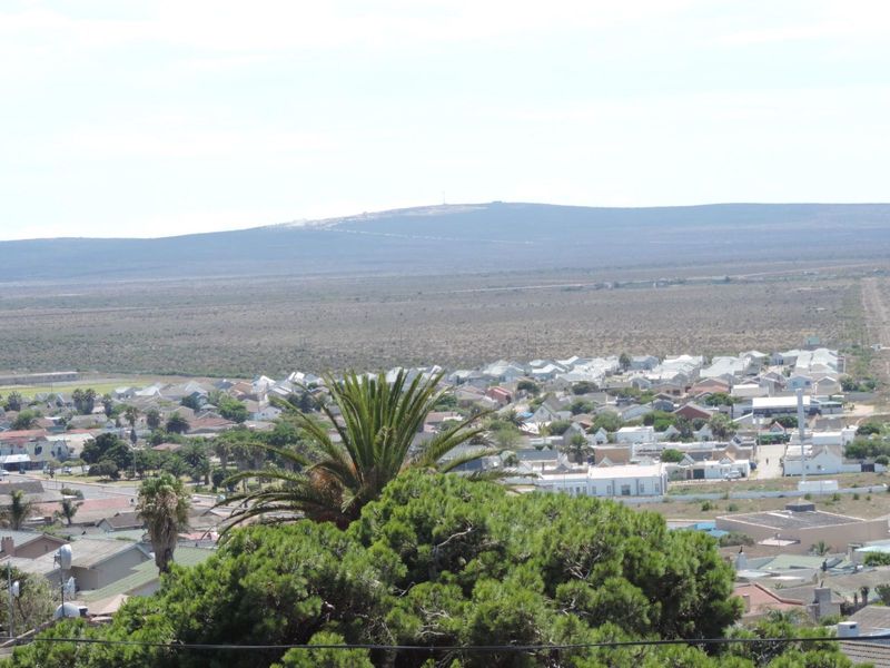 Well placed plot to provide views over Saldanha Bay!