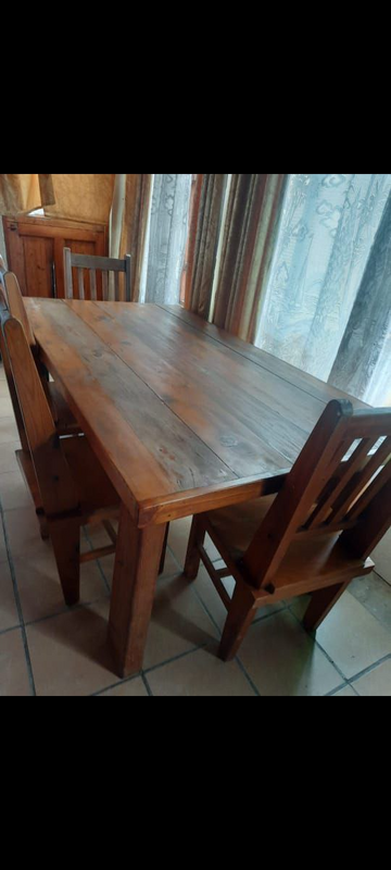 Dining room table &amp; chairs